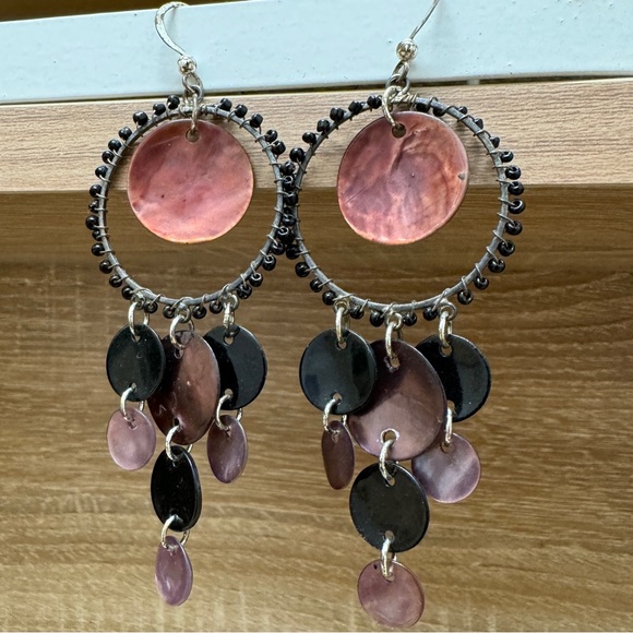Deep Pink & Black Mussel Shell Cluster Earrings - Picture 6 of 6